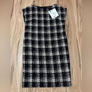 St. John Dobby Bouclé Tweed Sheath Dress Cap Sleeve Knee-length